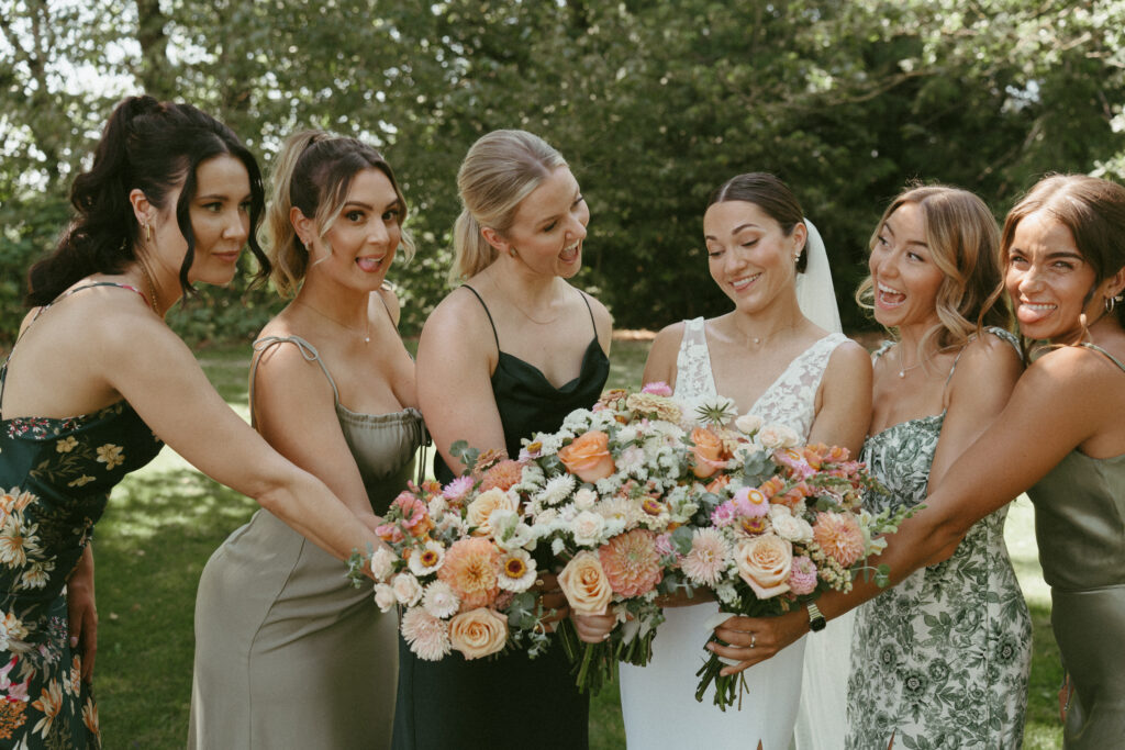 modern bridal party photos