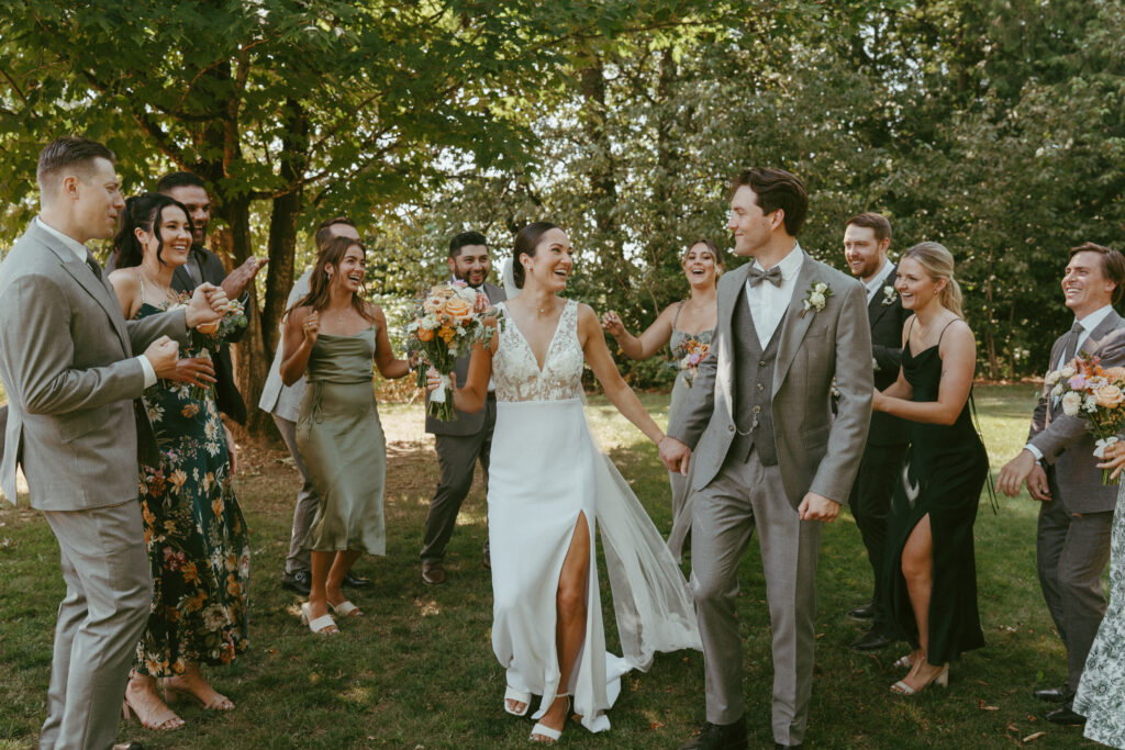 modern bridal party photos